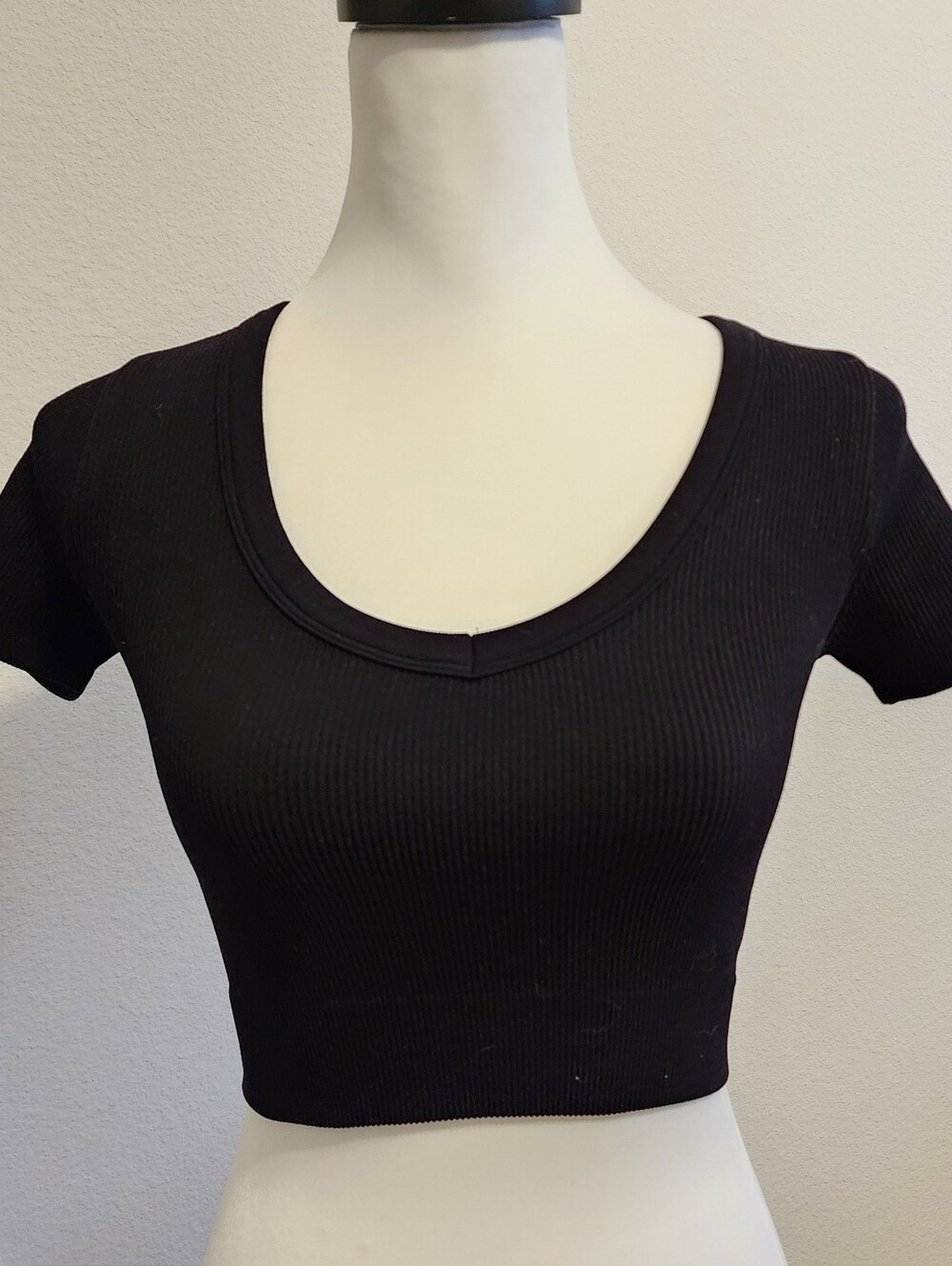 Zenana Ribbed V-neck Crop Top NWOT L/XL